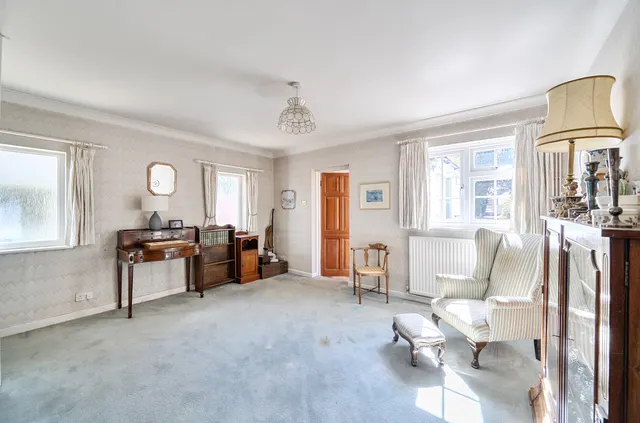 Rydens Road, Walton-On-Thames, KT12, photo 2