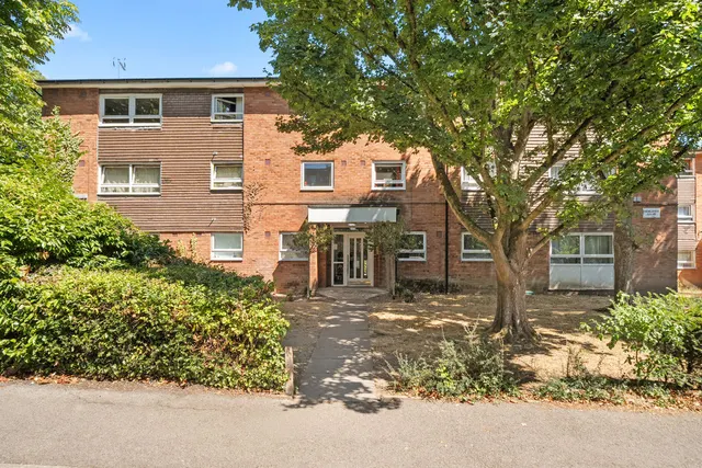 Addlestone Park, Addlestone KT15 1RY, photo 1