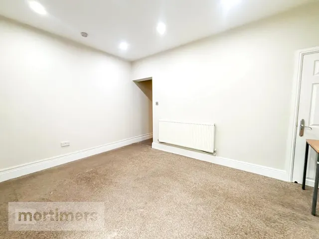 Kirby Road, Blackburn, BB2, photo 1