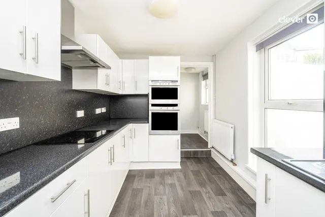 Bayswater Road, Central, photo 2