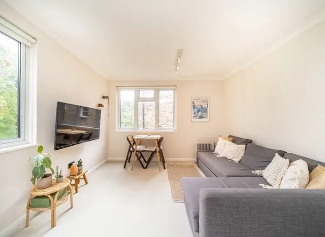 Photo 2 — Northbourne Road, Clapham, SW4