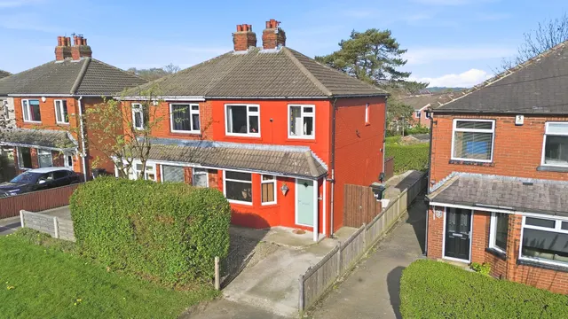 Leeds & Bradford Road, Leeds, LS13, photo 1