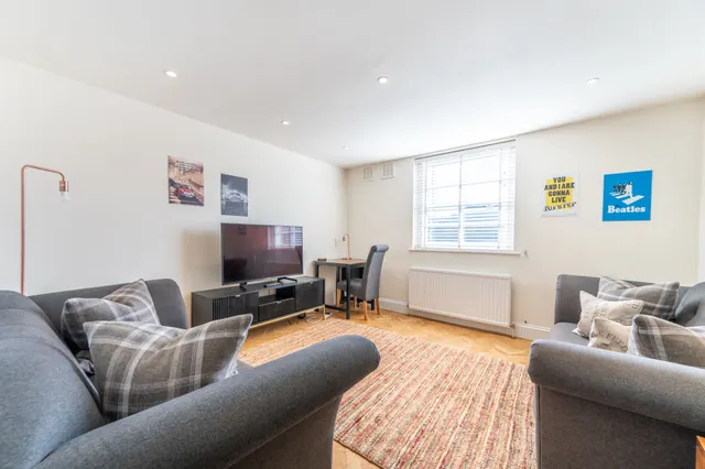 5k Westbourne Crescent, London, photo 1