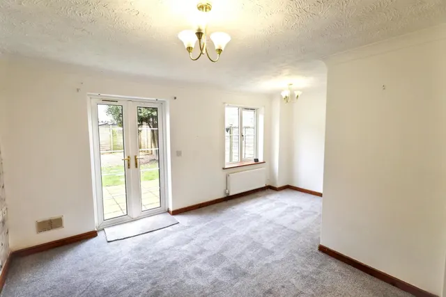 Jasmine Court, Spalding, PE11, photo 3