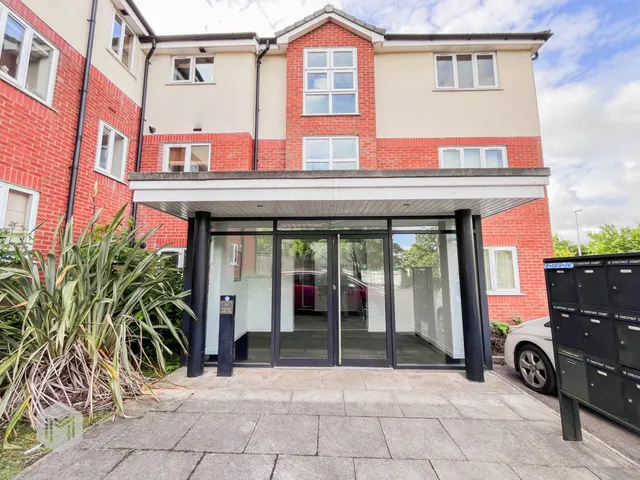 Apartment 10, Cumberland Point 46A Cumberland Avenue, Clifton, Manchester, M27 8HN, photo 1