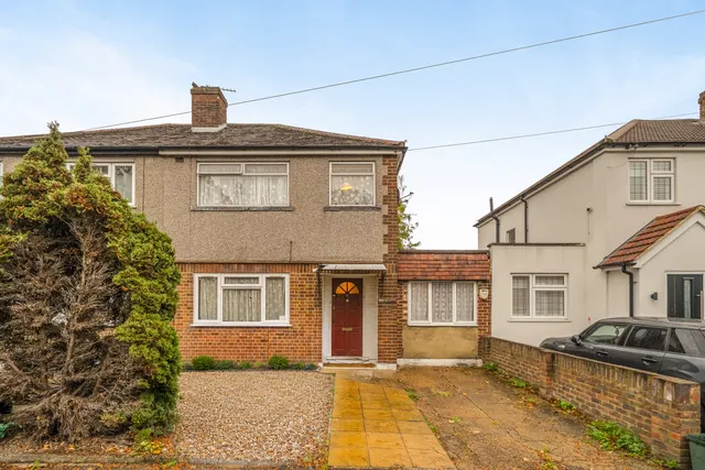 Field End Road, Ruislip, HA4, photo 1