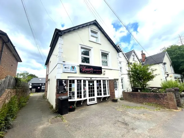 Tonbridge Road, Hildenborough, photo 1