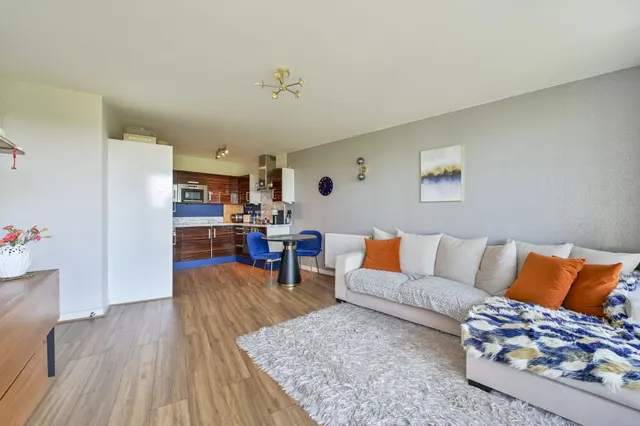 19 Argento Tower, Mapleton Road, London, photo 1