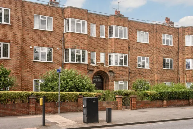 Kingston Road, London, SW19, photo 1