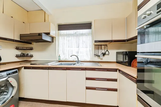 Photo 3 — Martin Crescent, Sheffield, S5