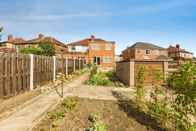 Photo 2 — Martin Crescent, Sheffield, S5