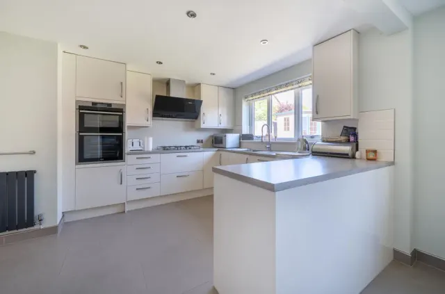 Photo 2 — Braford Gardens, Shenley Brook End, Milton Keynes, Buckinghamshire, MK5 7HY