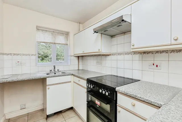 Pinewood Avenue, Peterborough, PE7, photo 2
