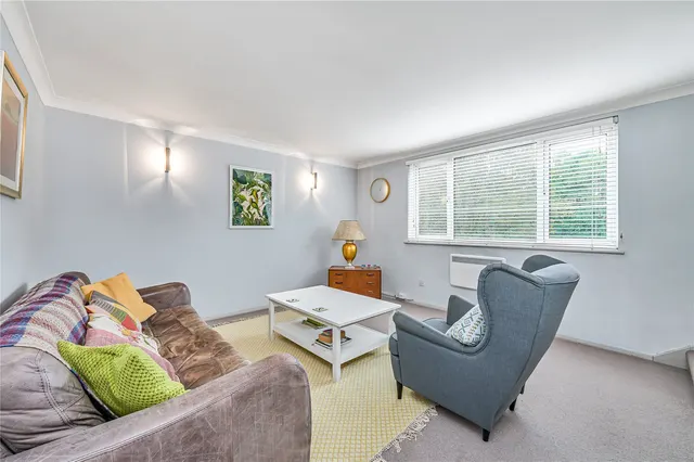 Emmanuel Road, London, SW12, photo 1