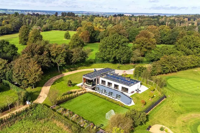 Hitcham Lane, Taplow, Maidenhead, Buckinghamshire, SL6 0HG, photo 1