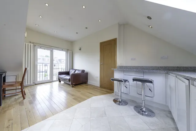 Westbere Road, West Hampstead, NW2 3RU, photo 1