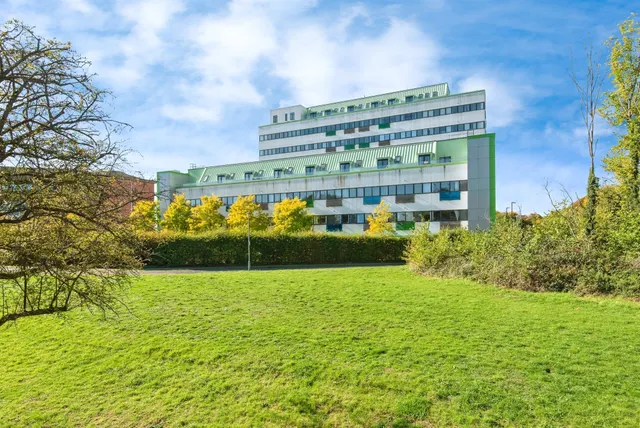 Kings Road, Stevenage, photo 1