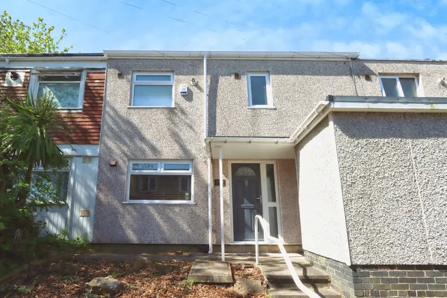 Photo 3 — Hollinsend Road, Sheffield, South Yorkshire, S12