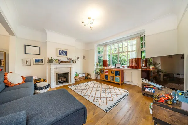 Tennyson Avenue, TW1, photo 2