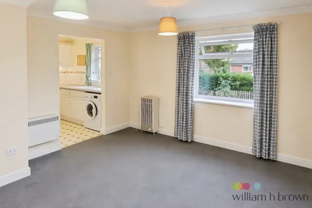 Photo 3 — Whitley Close, Skellingthorpe, LINCOLN