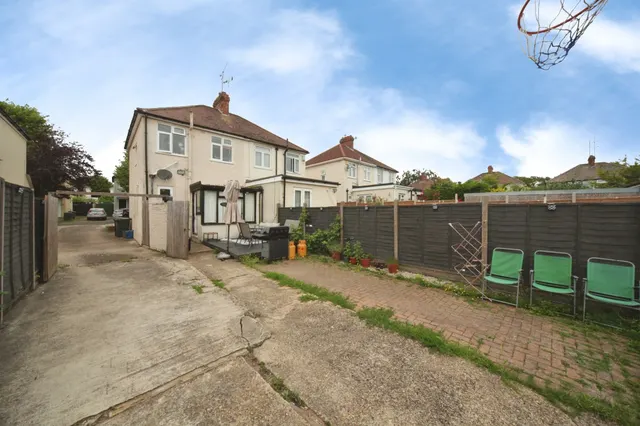 Fourth Avenue, Luton, LU3, photo 2
