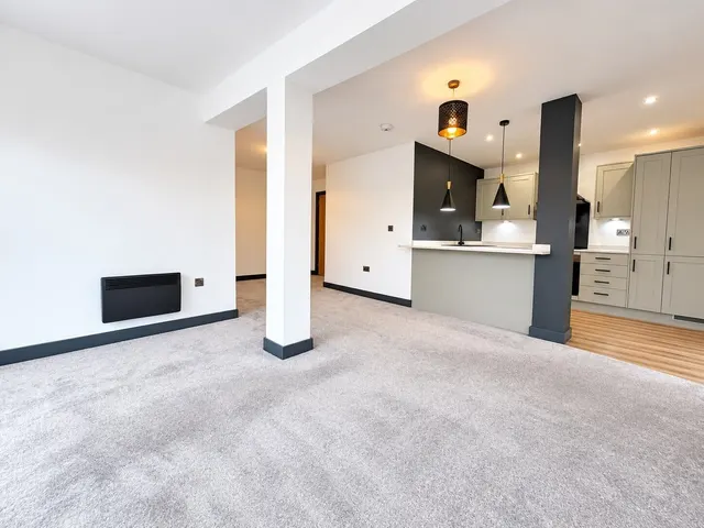 Fencliffe Road, BD16, photo 2