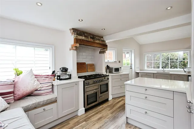 Charlton Terrace, Tonbridge, TN9, photo 2