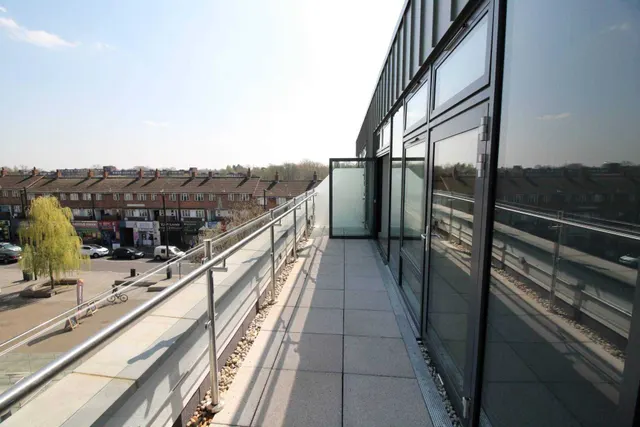 Photo 3 — Market Building, Market Place, TW8 8FL