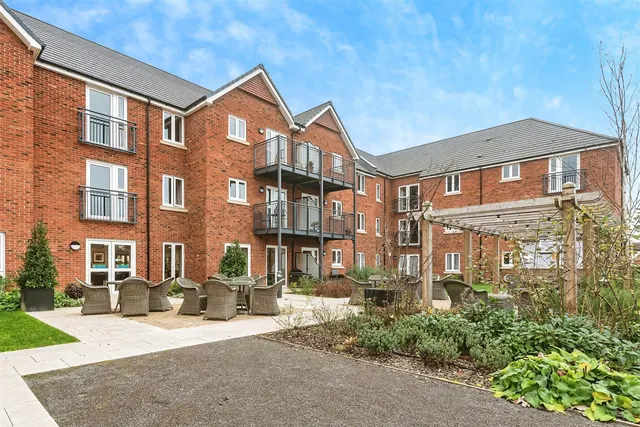The Moors, Thatcham, RG19, photo 1