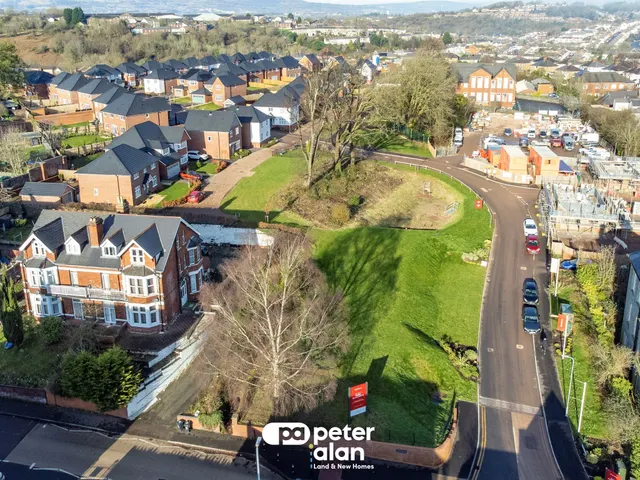 Fields Road, Newport, NP20, photo 1