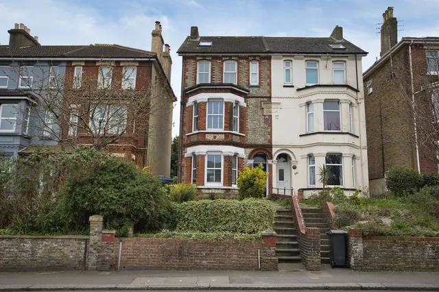 Folkestone Road, Dover, CT17, photo 1