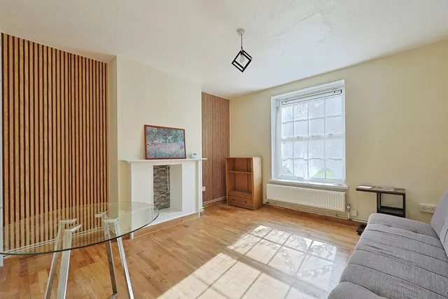 Photo 2 — Dartington House, Union Grove, London, SW8