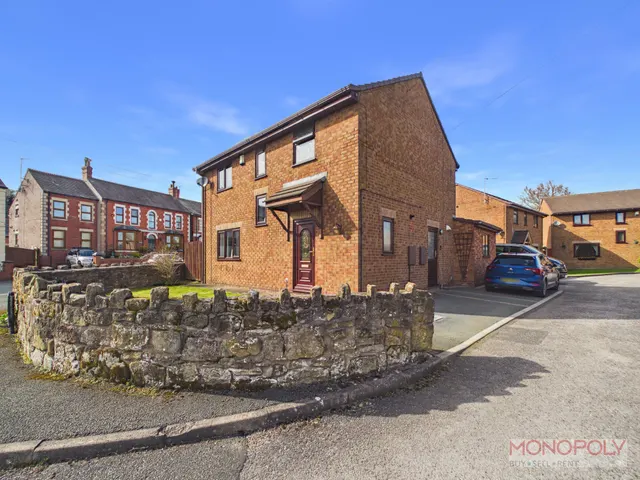 Maelor Close, Pentre Broughton, LL11, photo 1
