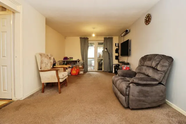 Photo 2 — Minerva Way, Wellingborough