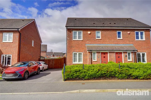 East Works Drive, Cofton Hackett, Birmingham, Worcestershire, B45 8GS, photo 1
