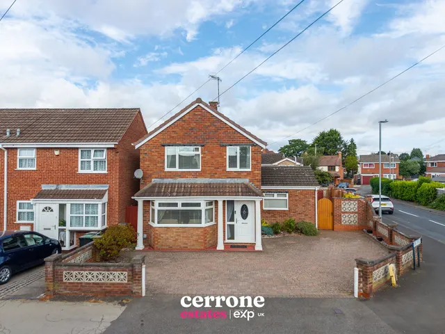 Broad Street, Bromsgrove, B61, photo 1