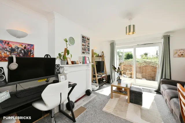 Jeals Lane, Sandown, PO36, photo 3