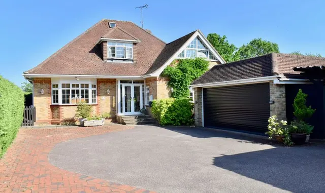 River Lane, Fetcham, KT22, photo 1