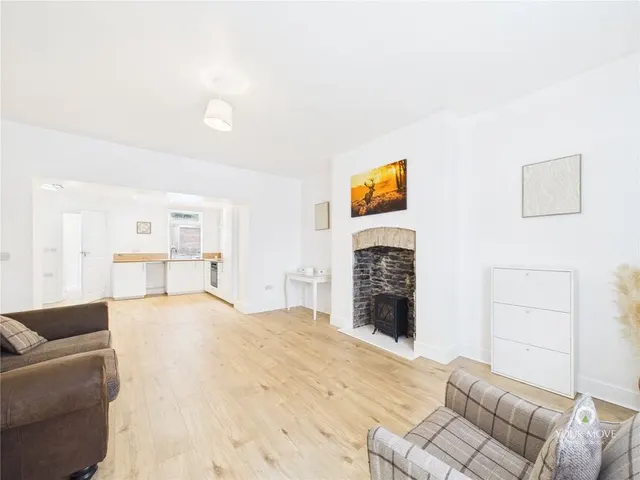 Leaburn Terrace, Prudhoe, NE42, photo 3