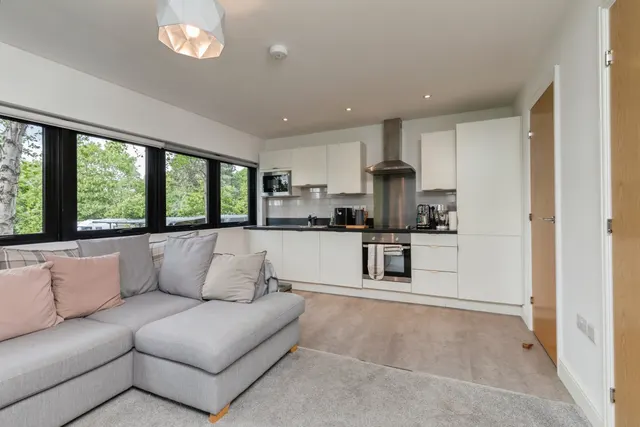 Whitchurch Lane, Bristol, BS14, photo 3