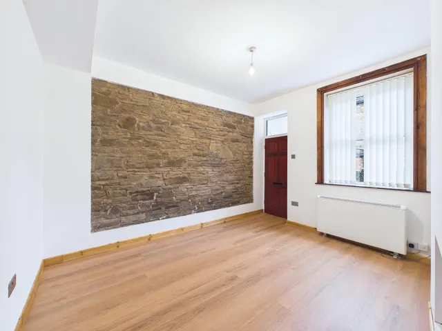 Back School Lane, Upholland, WN8, photo 3