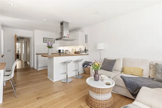 Cavendish Road, London, SW12, photo 1
