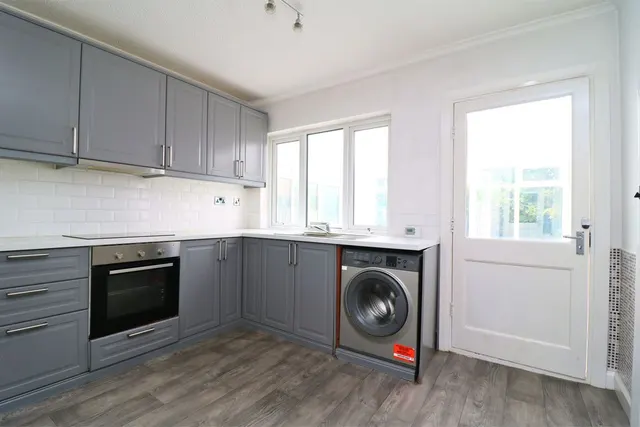 Edward Avenue, Aldridge, WS9, photo 3