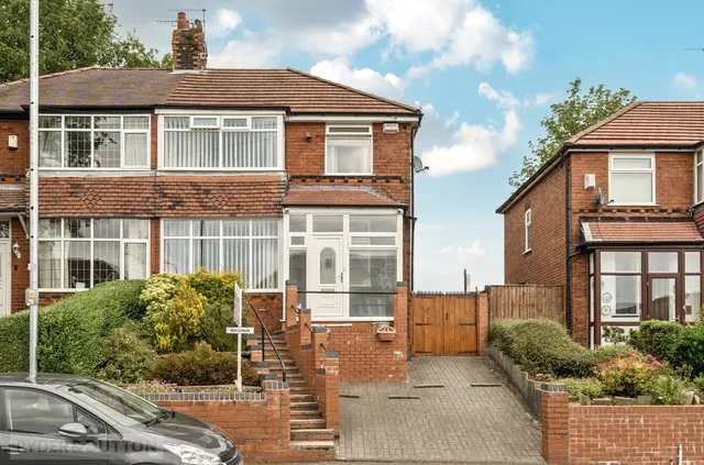 High Barn Road, Royton, OL2, photo 1