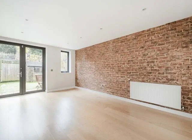 Photo 2 — Baltic Avenue, Brentford, TW8