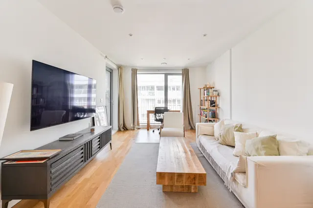 Photo 2 — Apartment 50, 70 York Road, London