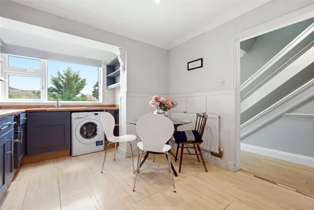 with 3 bedrooms in Stansted, CM24, photo 3