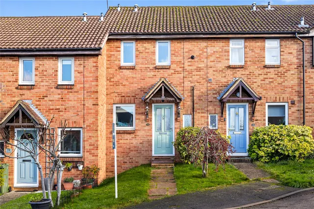 Ashbury Crescent, Guildford, GU4, photo 1