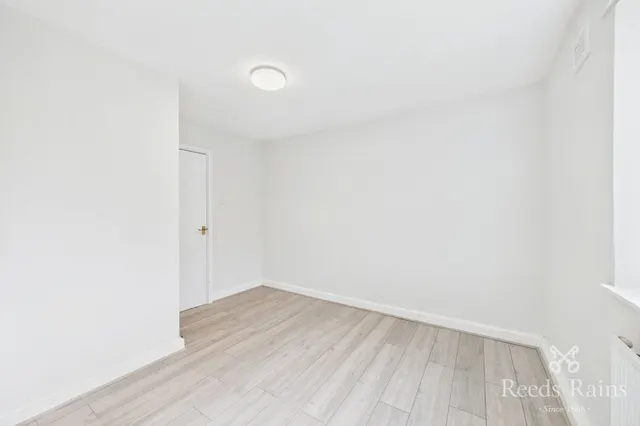 Eccles New Road, Salford, M5, photo 3