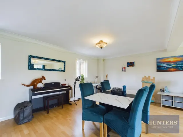 Photo 3 — Wade Court, Hatherley